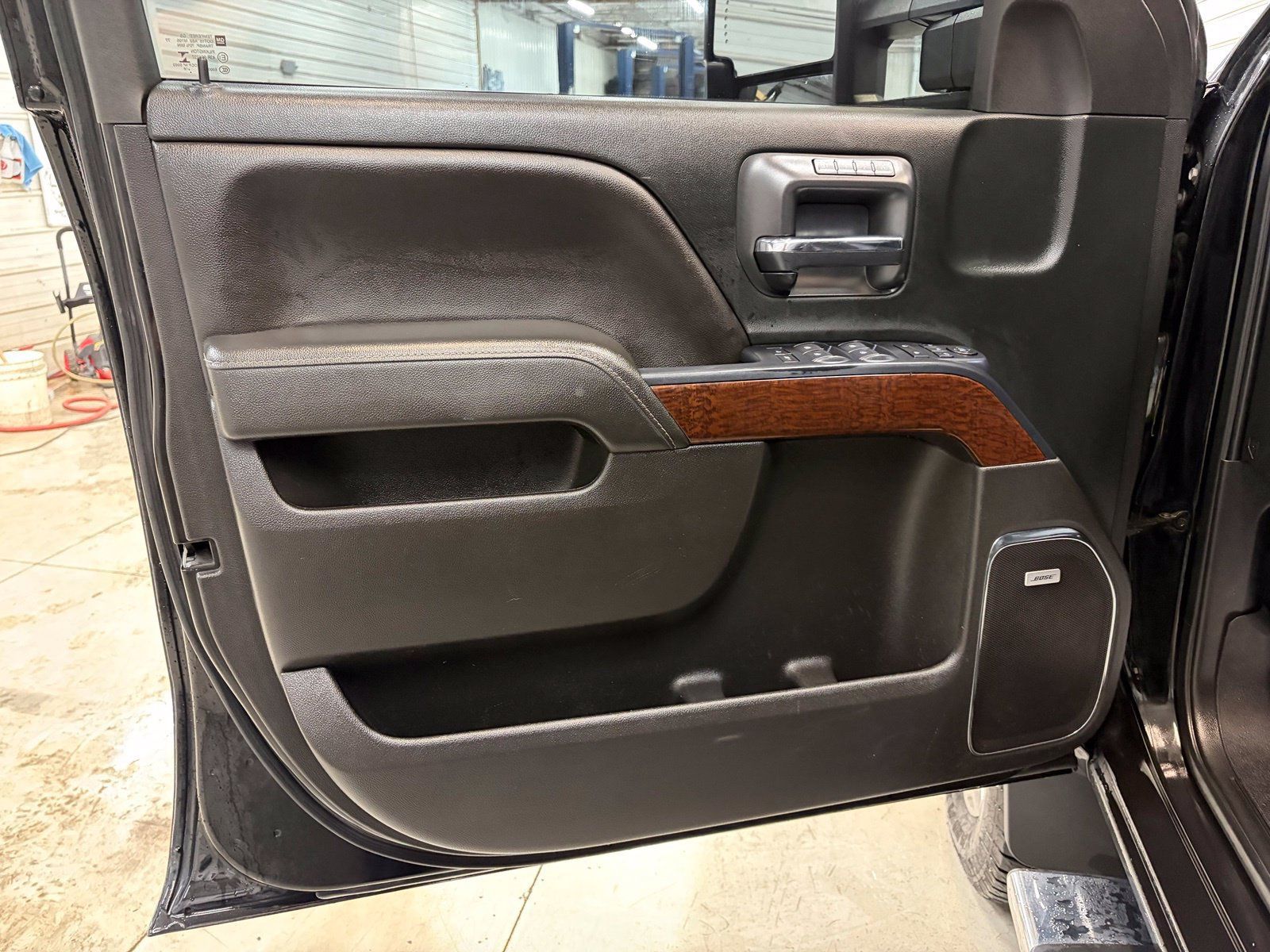 Used 2019 GMC Sierra 2500 SLT w/ Duramax Plus Package AWD/4WD image 7