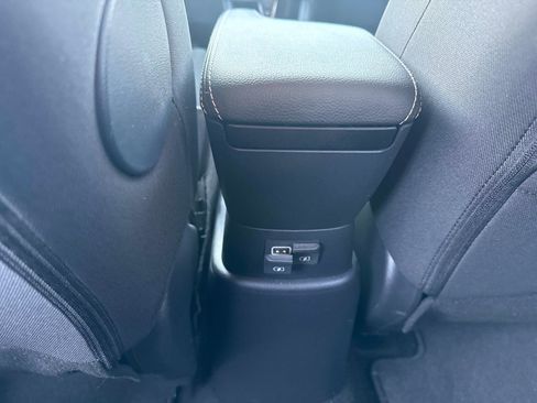 Used 2020 Nissan Kicks SR w/ Exterior Package image 15