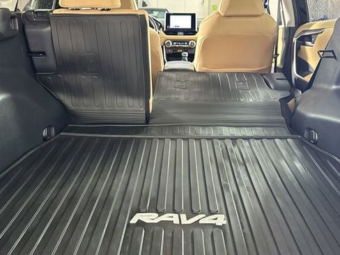 Used 2025 Toyota RAV4 XLE image 17