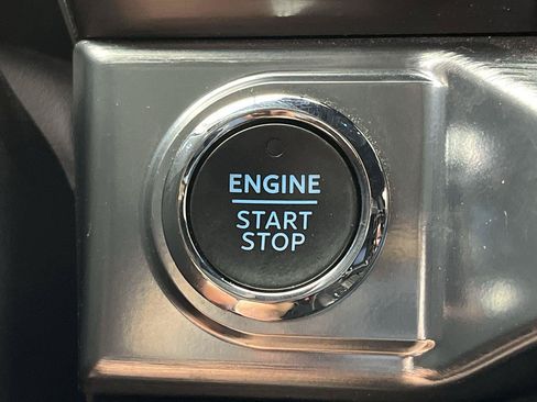 Used 2023 Ford F150 Lariat w/ Equipment Group 502A High AWD/4WD image 23