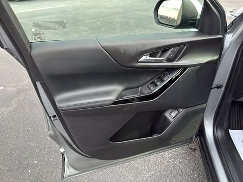 Used 2026 Chevrolet Equinox LT w/ Convenience Package II image 14