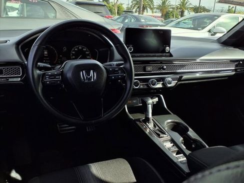 Used 2025 Honda Civic Sport image 8