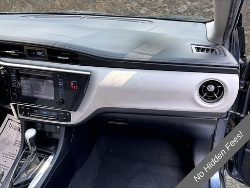 Used 2018 Toyota Corolla LE w/ Body Protection Package FWD image 15