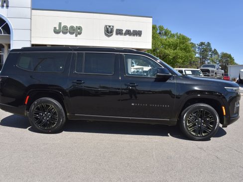 New 2026 Jeep Grand Wagoneer L Limited AWD/4WD image 10