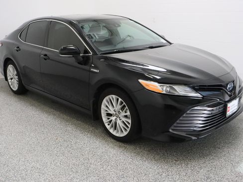 Certified 2020 Toyota Camry XLE w/ Driver Assist Package FWD image 4