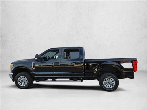 Used 2017 Ford F250 XLT w/ XLT Value Package image 8