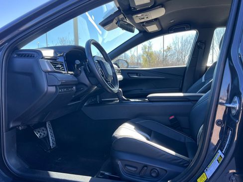 Used 2025 Toyota Camry SE image 22
