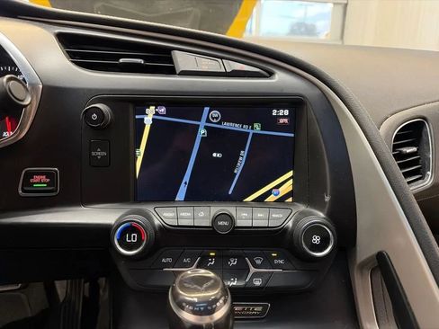 Used 2015 Chevrolet Corvette Stingray Coupe RWD image 25