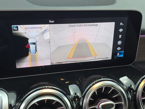 Certified 2021 Mercedes-Benz GLB 250 GLB 250 image 21