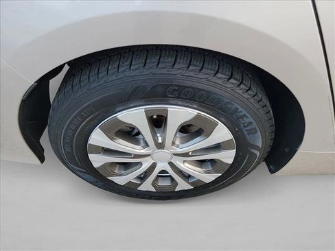 Used 2019 Toyota Prius Prime Plus image 11