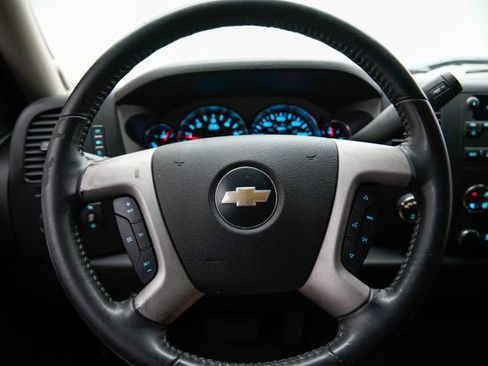 Used 2007 Chevrolet Silverado 1500 LT w/ 1LT Convenience Package AWD/4WD image 30