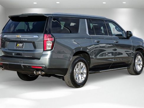 Used 2023 Chevrolet Suburban Premier image 6