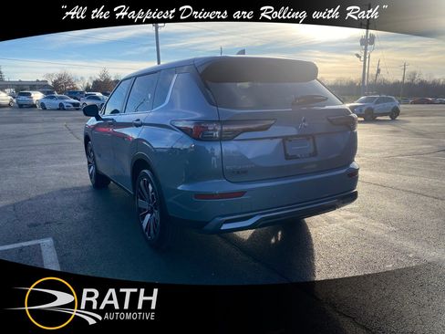 New 2025 Mitsubishi Outlander SE image 8