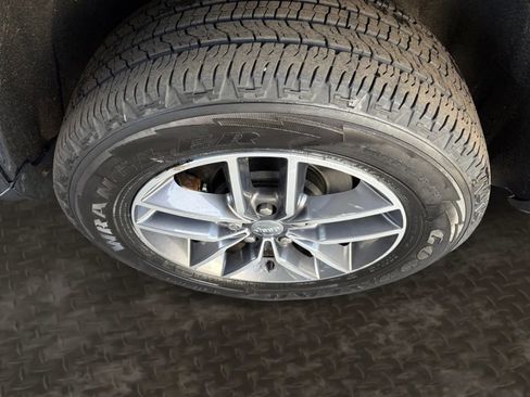 Used 2018 Jeep Grand Cherokee Limited image 35