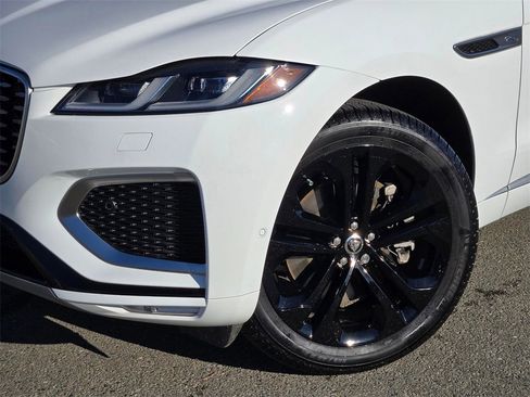 Used 2026 Jaguar F-PACE R-Dynamic S image 9