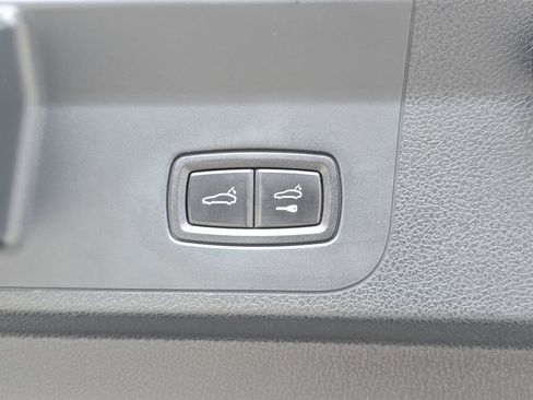 Used 2022 Porsche Panamera 4 E-Hybrid AWD/4WD image 16