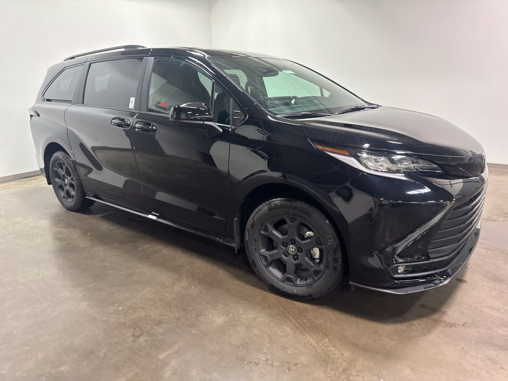 New 2026 Toyota Sienna XLE Woodland Edition AWD/4WD image 2