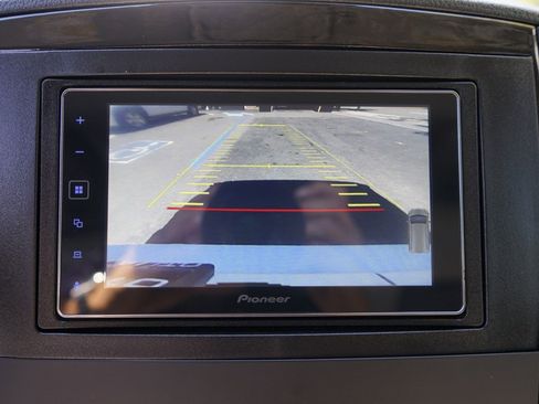 Used 2018 Mercedes-Benz Metris Passenger image 28