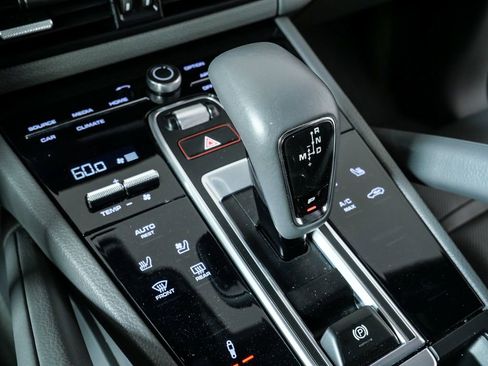 Certified 2023 Porsche Cayenne Coupe image 16