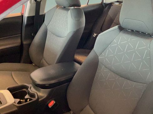 Used 2020 Toyota RAV4 XLE FWD image 33