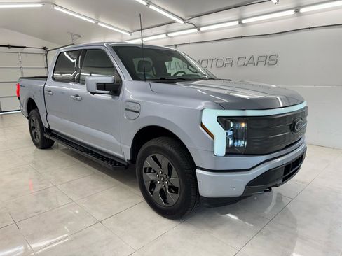 Used 2022 Ford F150 Lightning Lariat AWD/4WD image 3