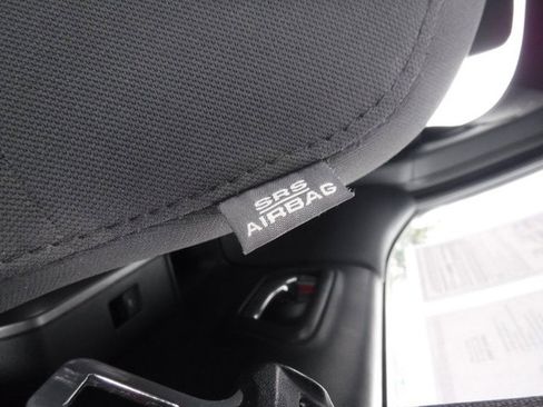 Used 2017 Toyota Tacoma TRD Sport image 26