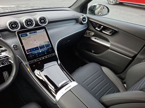 Certified 2025 Mercedes-Benz GLC 300 GLC 300 image 12