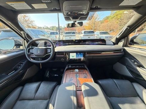 New 2025 Lincoln Navigator L Black Label image 10