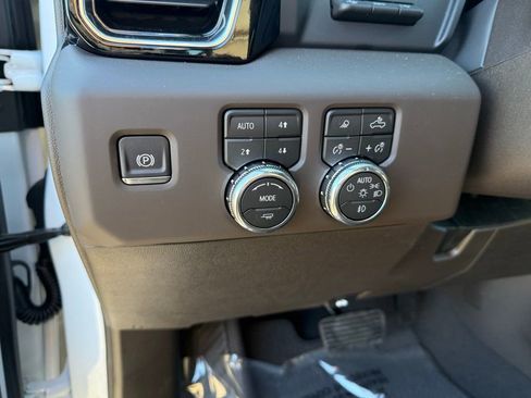 New 2026 GMC Sierra 3500 Denali w/ Denali Reserve Package image 14