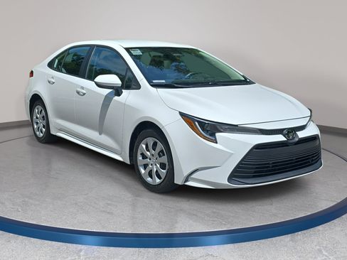 Used 2024 Toyota Corolla LE FWD image 3