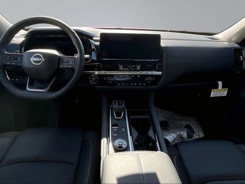 New 2026 Nissan Pathfinder SL image 5