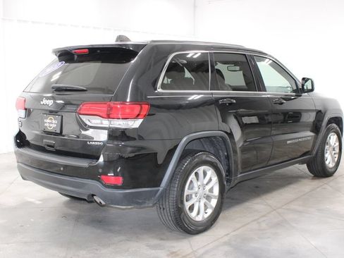 Used 2022 Jeep Grand Cherokee Laredo X RWD image 9