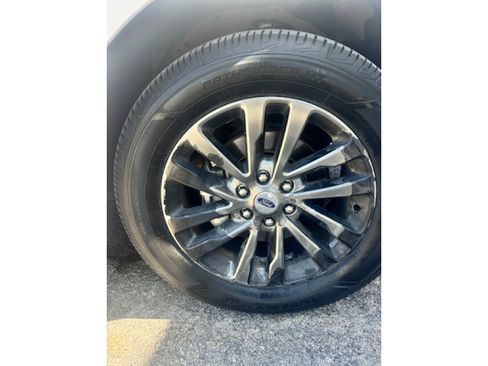 Used 2019 Ford Expedition Max Limited w/ Driver Assistance Package RWD image 5