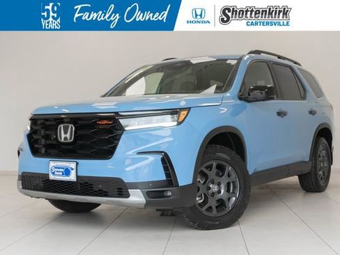 Used 2025 Honda Pilot TrailSport image 1