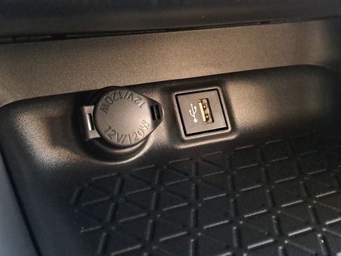 New 2025 Toyota RAV4 XLE image 21