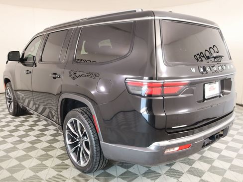 Used 2022 Jeep Wagoneer Series III w/ Premium Group I image 26