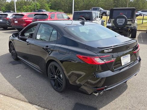 New 2026 Toyota Camry Hybrid FWD image 10