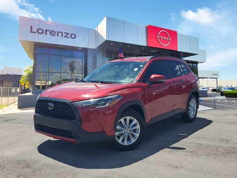 Used 2023 Toyota Corolla Cross LE image 1