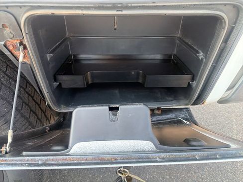 Used 2015 Nissan Titan SV w/ SV Value Truck Package AWD/4WD image 26