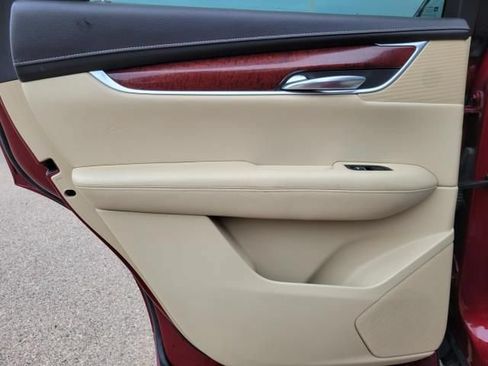 Used 2017 Cadillac XT5 Luxury w/ Driver Awareness Package AWD/4WD image 11