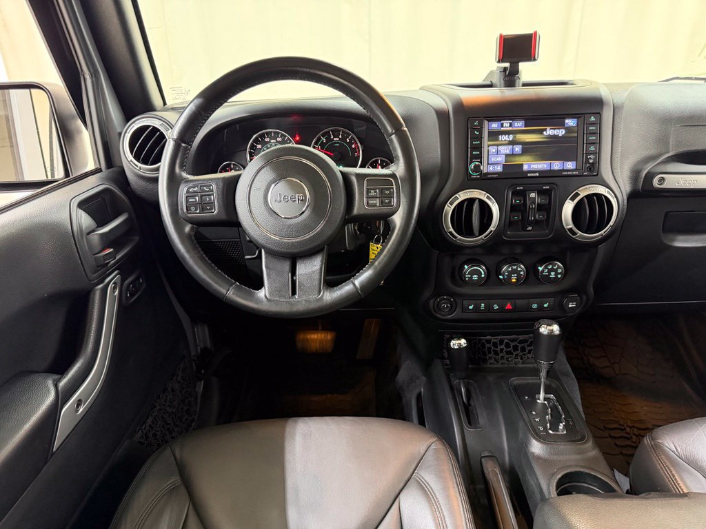 Used 2018 Jeep Wrangler Unlimited Sahara AWD/4WD image 24