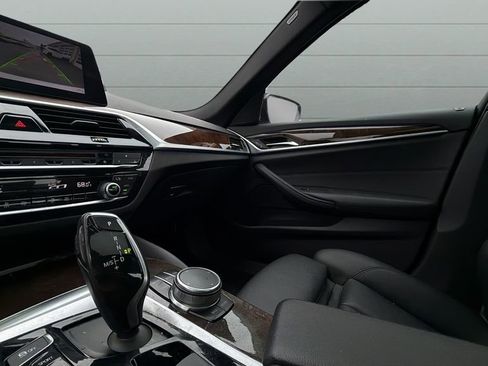 Used 2017 BMW 530i xDrive 530i xDrive image 18