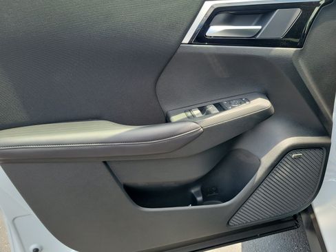 New 2026 Mitsubishi Outlander ES FWD image 16