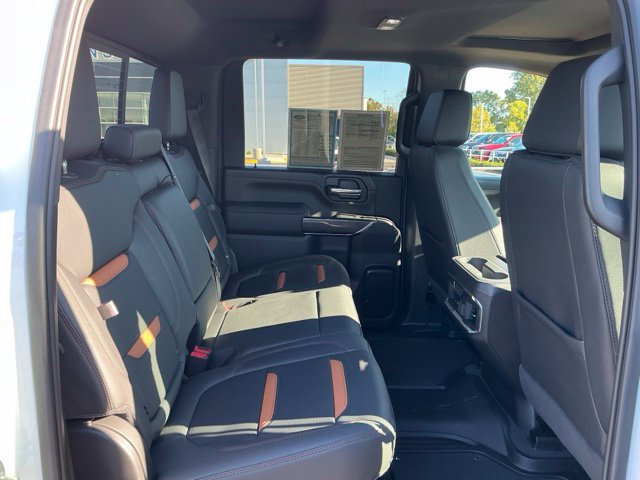 Used 2023 GMC Sierra 2500 AT4 w/ AT4 Premium Plus Package AWD/4WD image 29