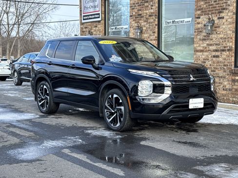 Used 2022 Mitsubishi Outlander ES image 7
