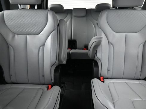 Used 2024 Hyundai Palisade SEL image 32