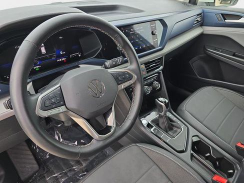 Used 2024 Volkswagen Taos SE FWD image 18