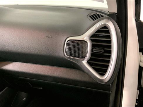 Used 2025 Kia Soul LX image 16