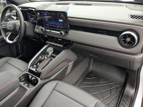 Used 2024 Chevrolet Colorado Z71 w/ Z71 Convenience Package 2 image 21