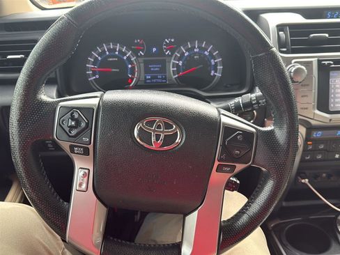 Used 2016 Toyota 4Runner Limited AWD/4WD image 4